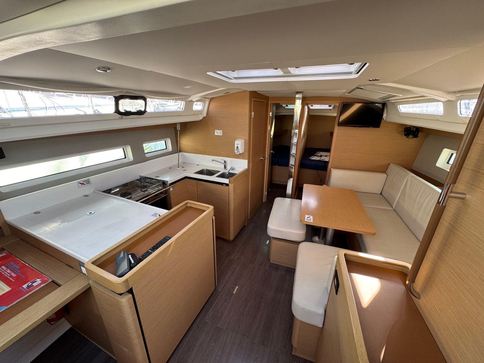 Sun Odyssey 440 - 4 cab., picture 6