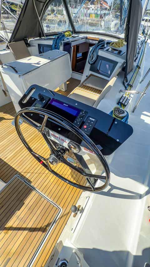 Dufour 41 Performance - 3 cab., picture 9