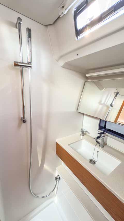 Dufour 41 Performance - 3 cab., picture 24