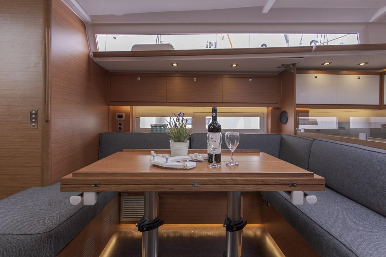 Dufour 530 - 6 cab., picture 11