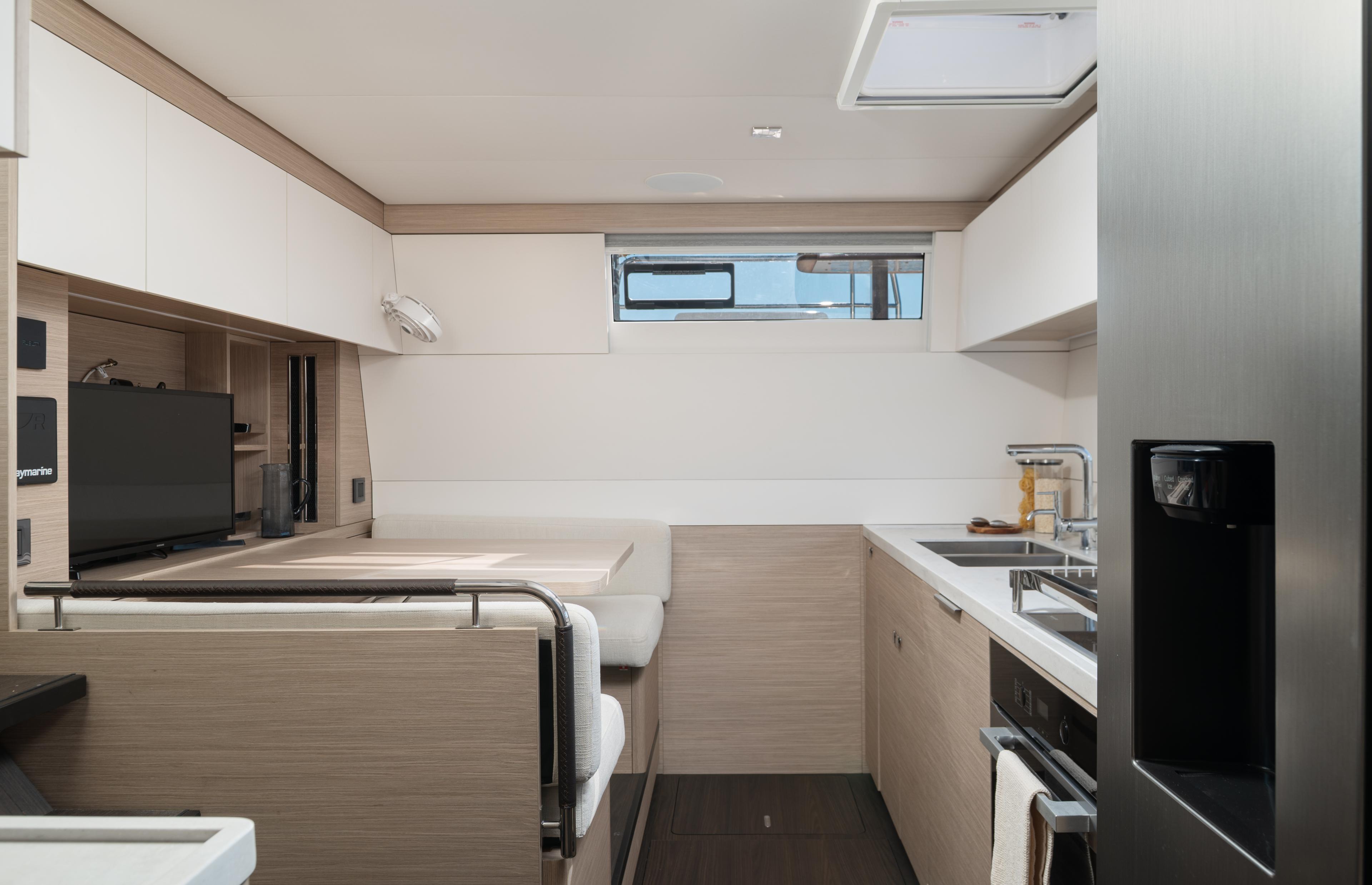 Lagoon 60 - 4 + 2 cab., picture 9