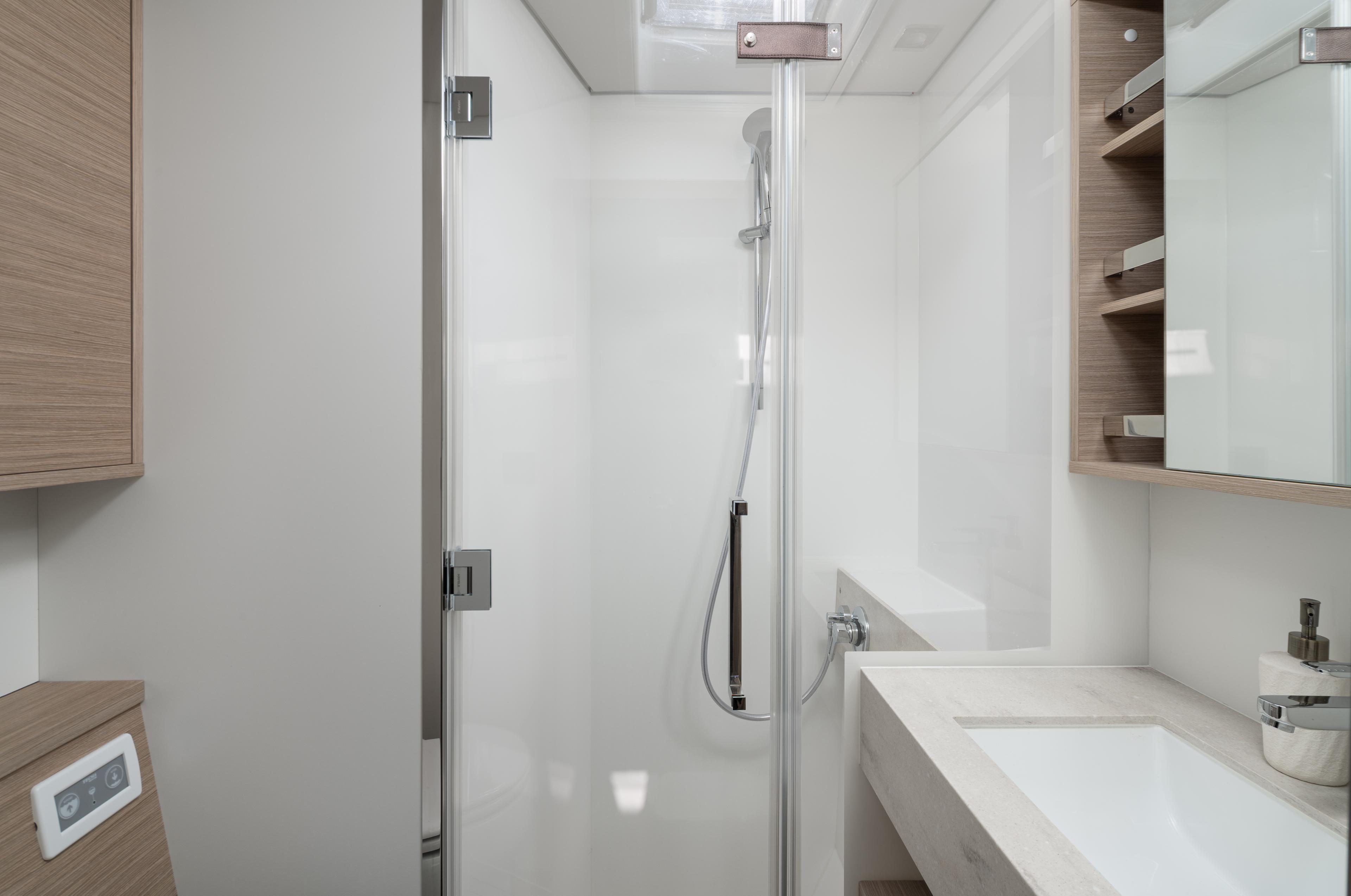 Lagoon 60 - 4 + 2 cab., picture 23