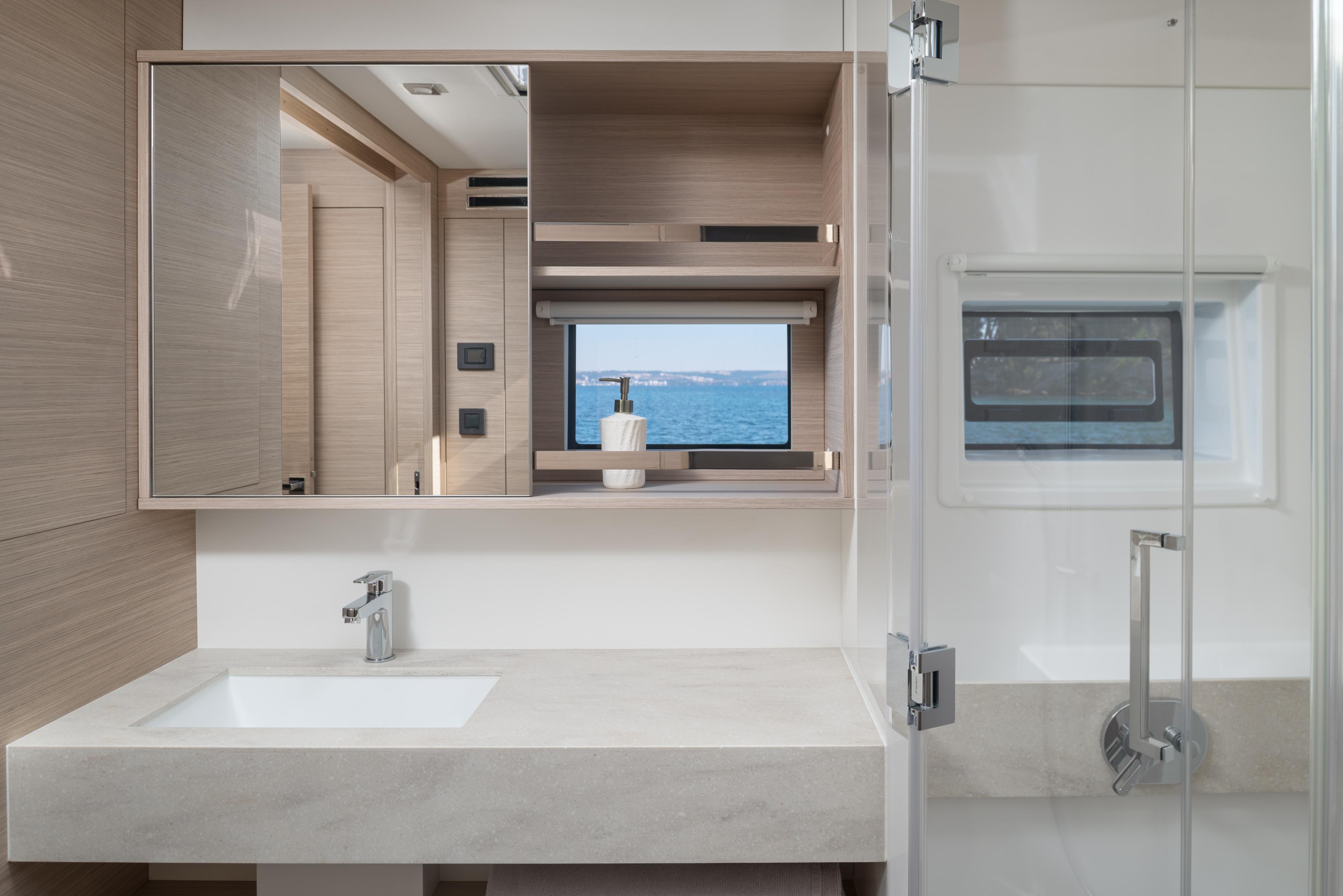 Lagoon 60 - 4 + 2 cab., picture 22