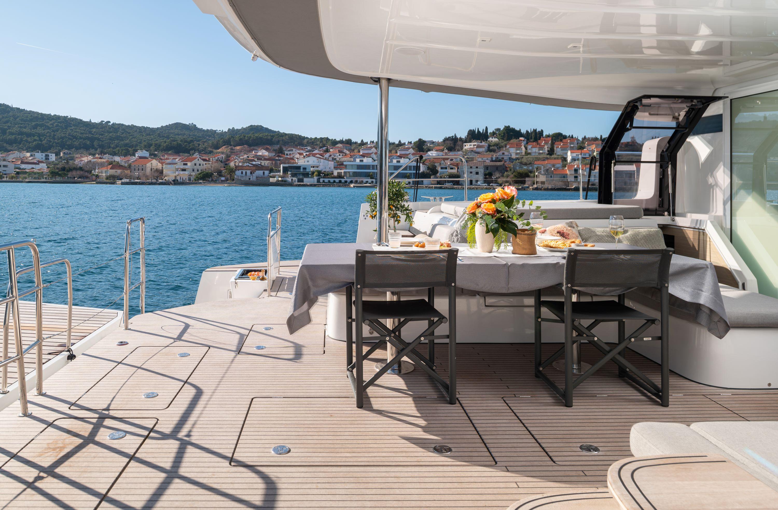 Lagoon 60 - 4 + 2 cab., picture 3