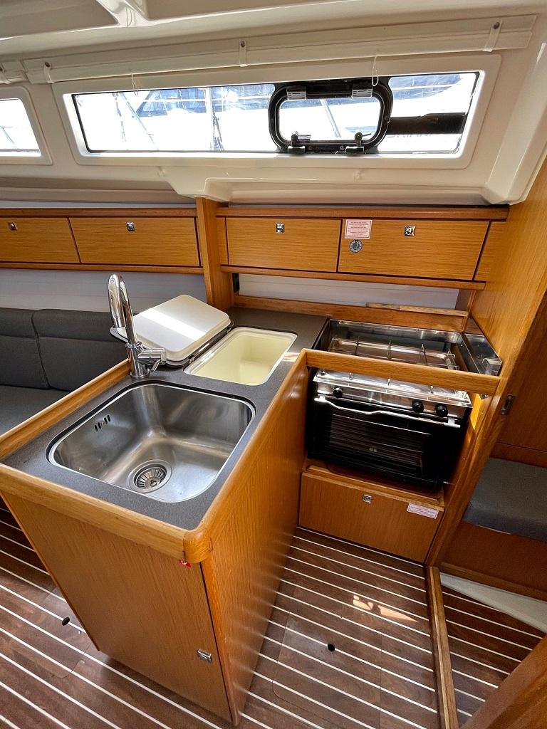 Bavaria Cruiser 33, picture 12