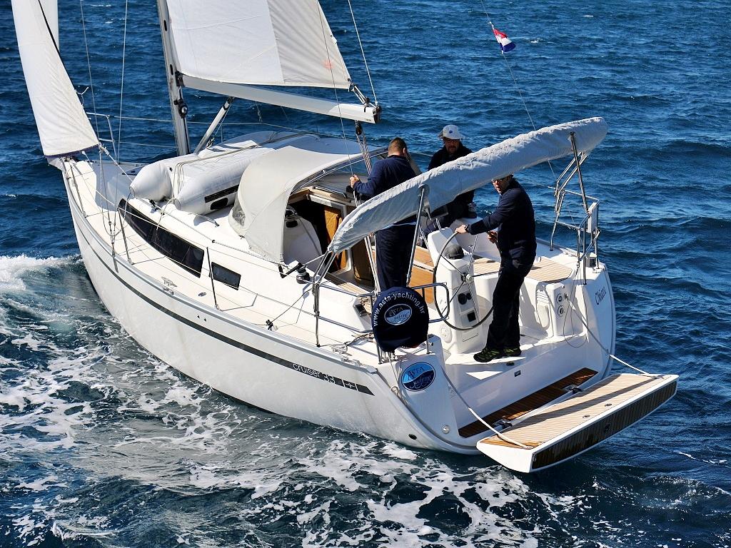 Bavaria Cruiser 33, picture 1