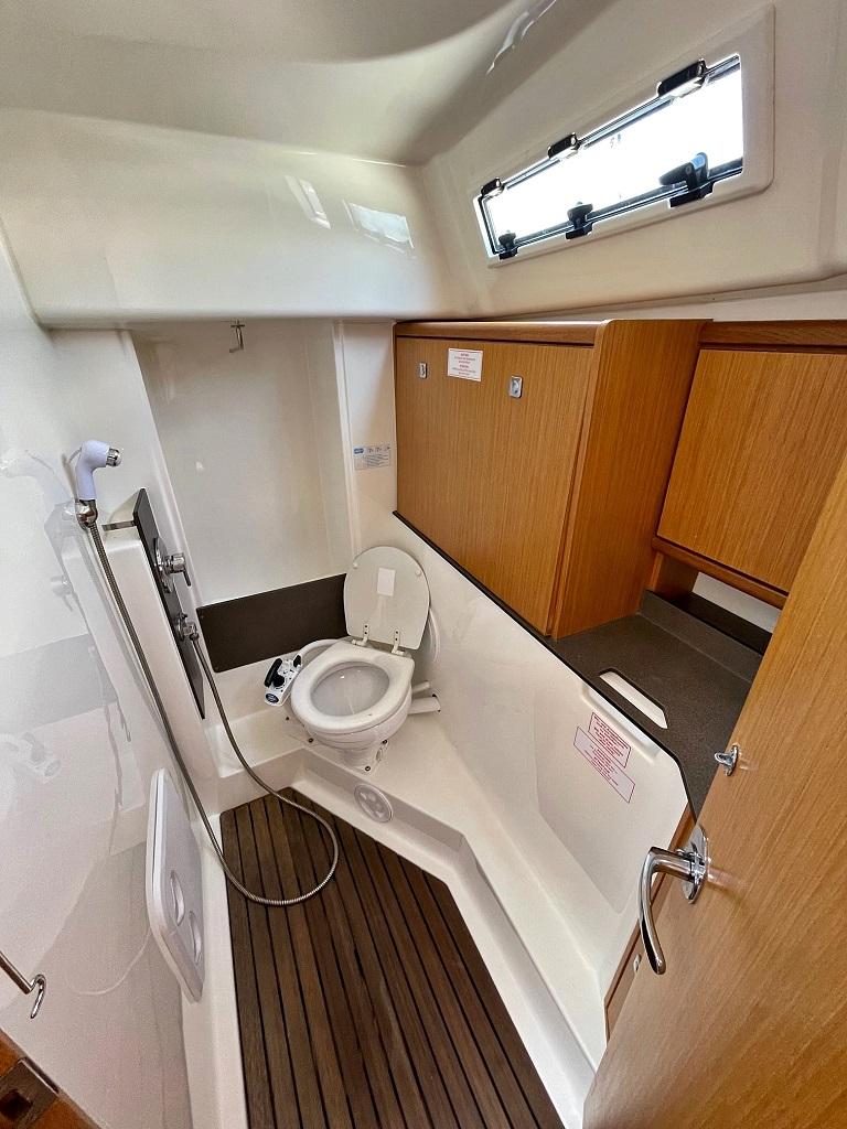 Bavaria Cruiser 33, picture 16