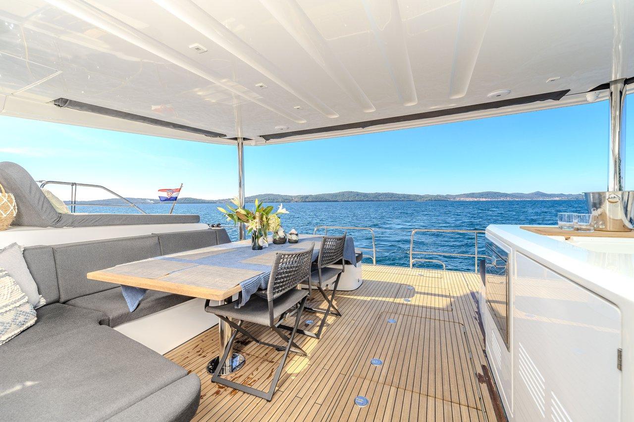 Lagoon 55 - 5 + 2 cab., picture 4