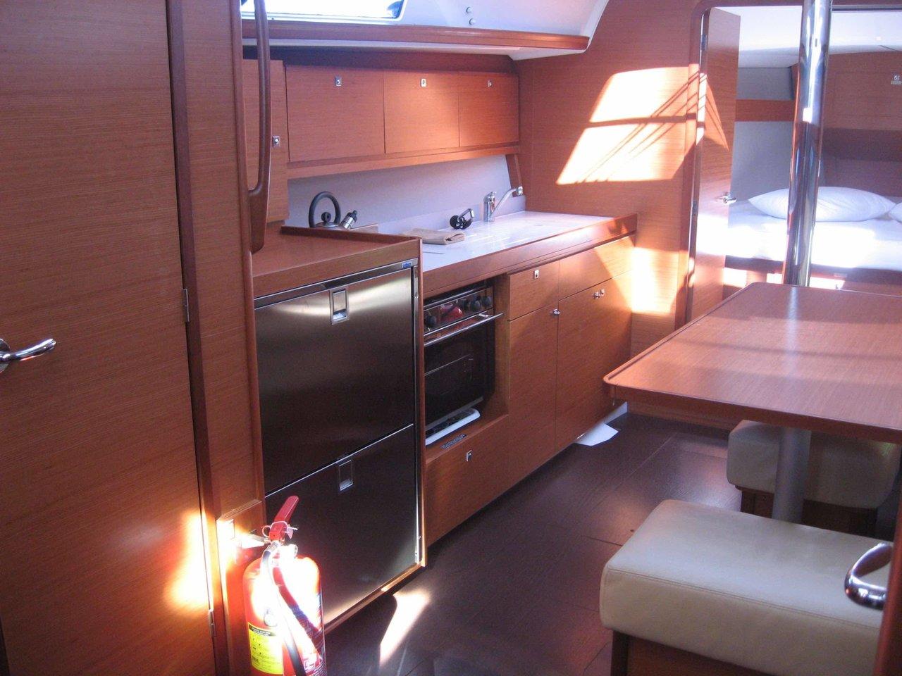 Dufour 382 GL, picture 7
