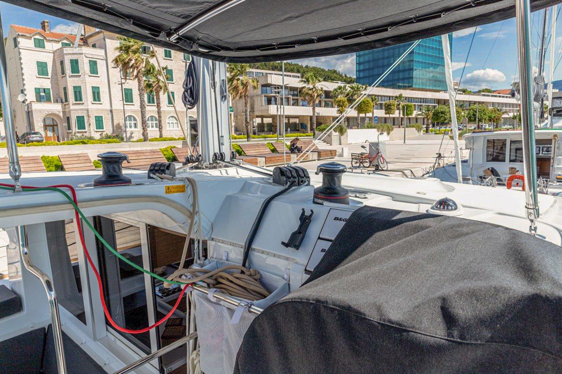 Lagoon 40 - 4 + 2 cab, picture 4