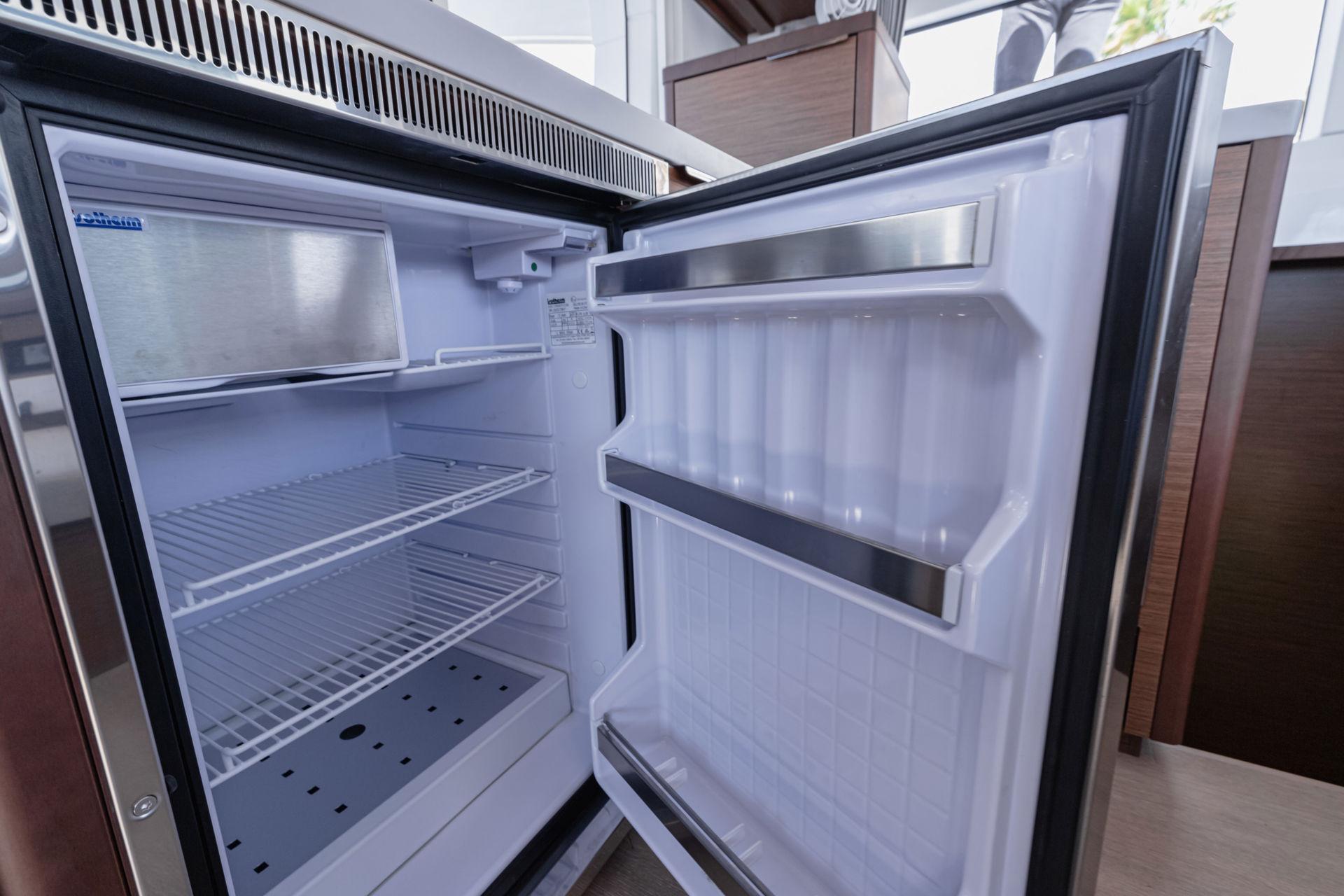 Lagoon 40 - 4 + 2 cab, picture 19