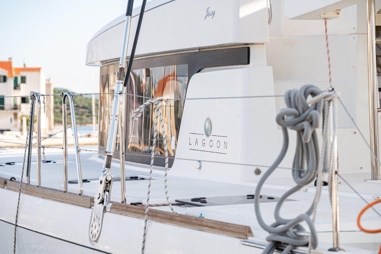 Lagoon 52 F - 4 + 2 cab., picture 13