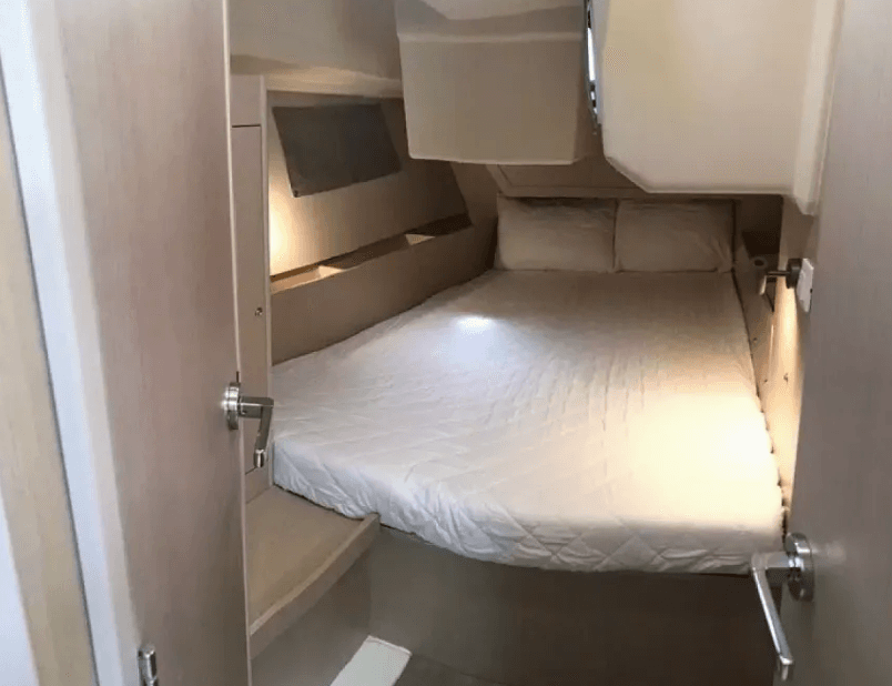 Oceanis 41.1, picture 10