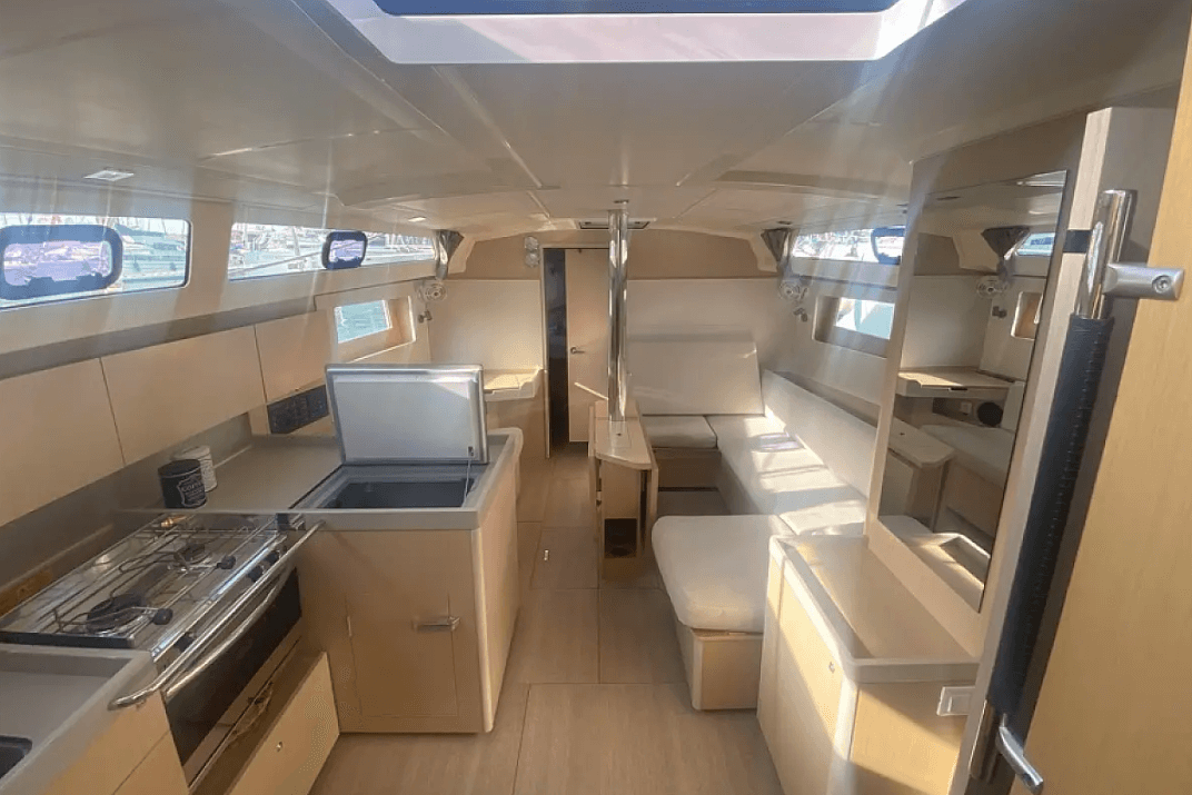 Oceanis 41.1, picture 5