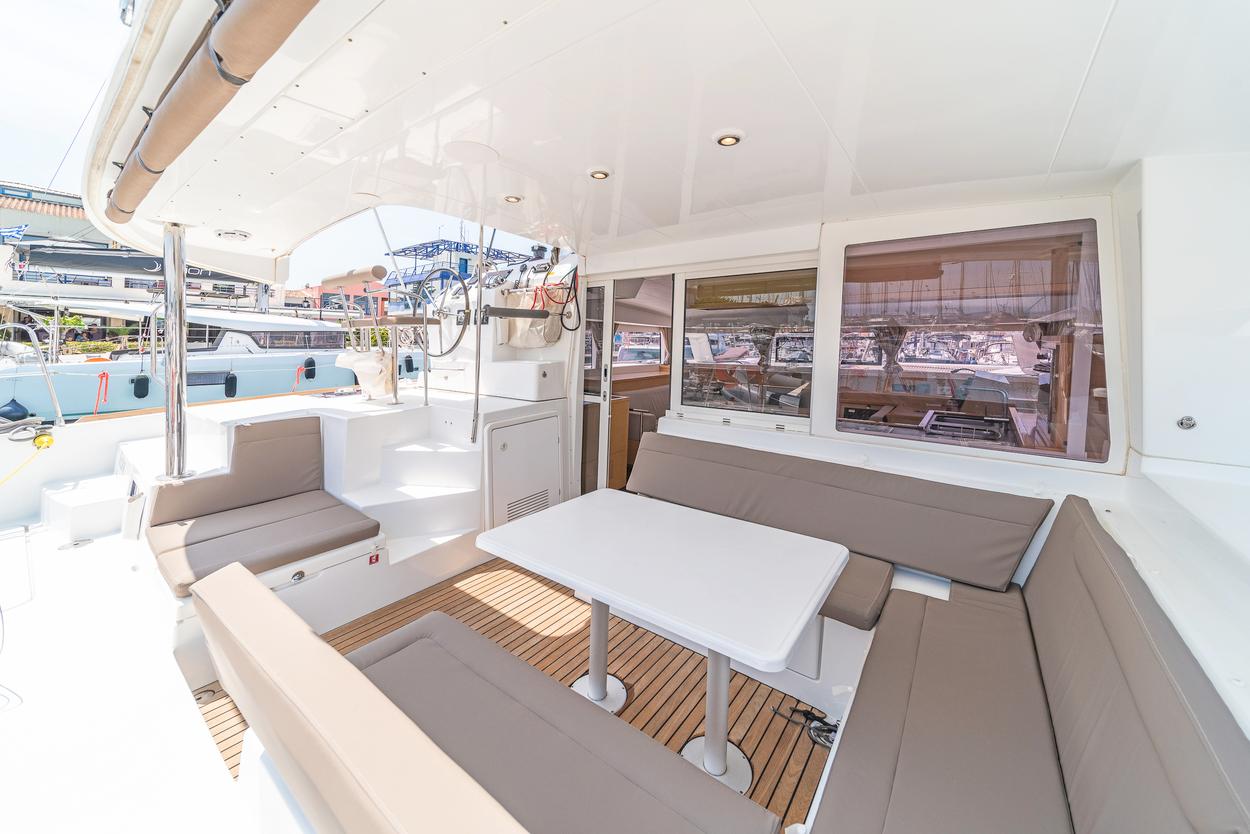Lagoon 400 S2 - 4 + 2 cab. - Vicky, picture 7