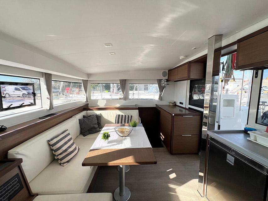 Lagoon 40 - 4 + 2 cab, picture 4