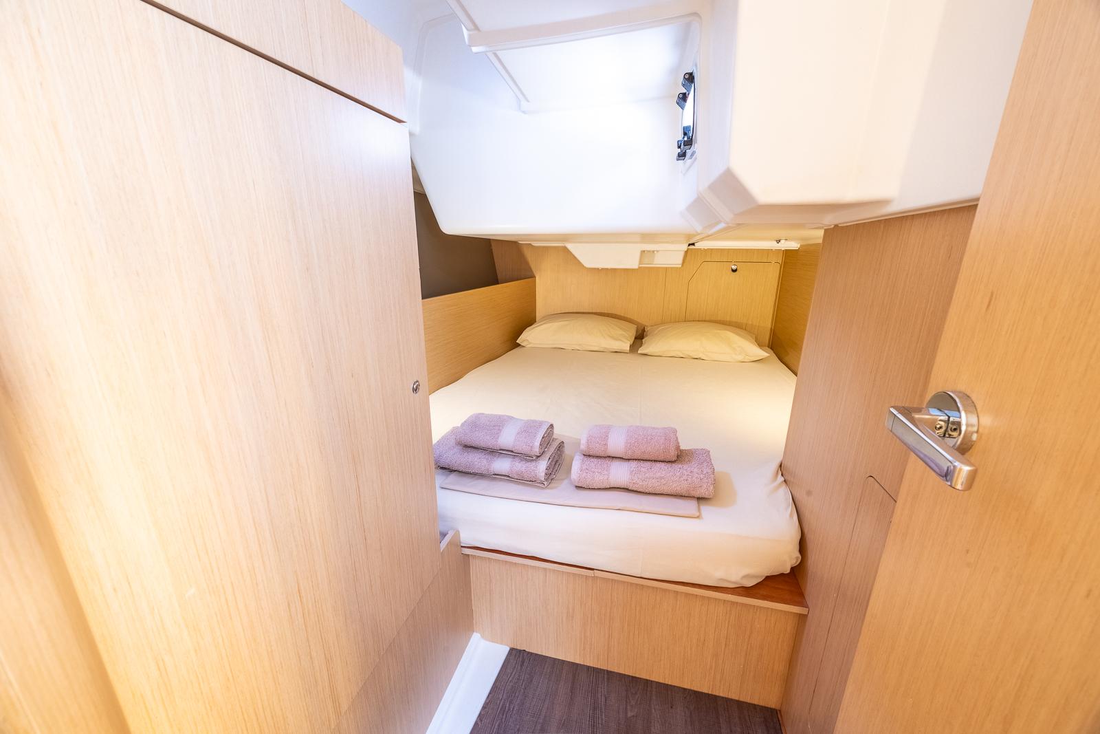 Oceanis 38.1, picture 15