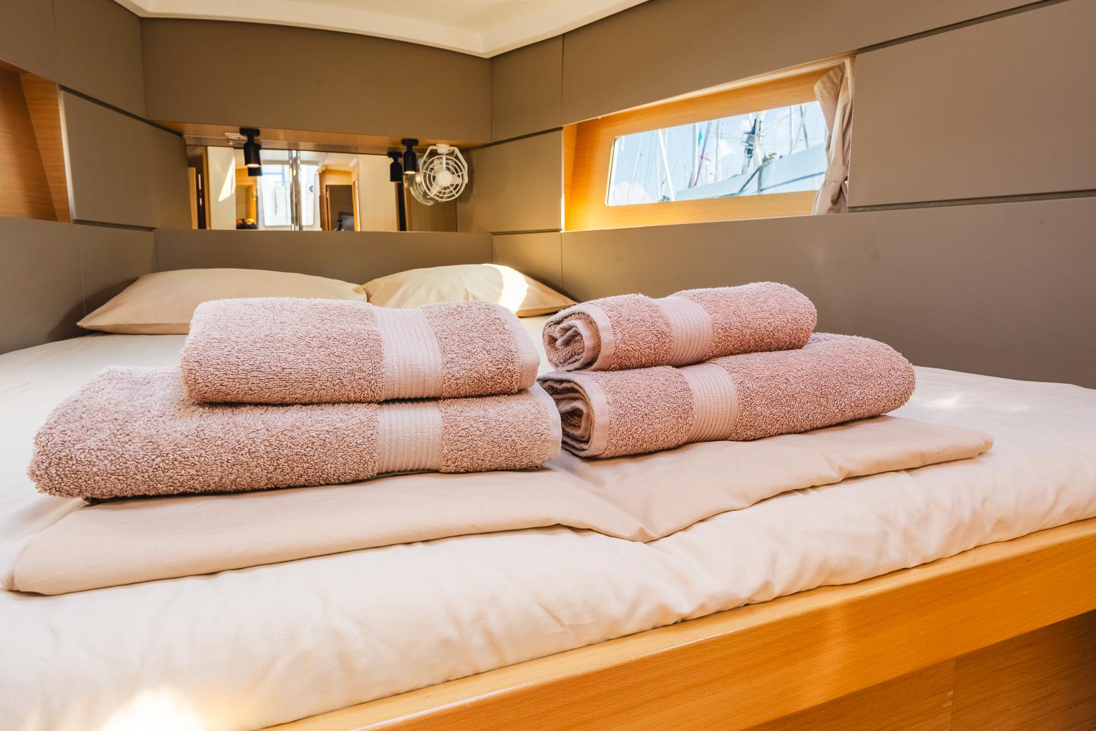 Oceanis 38.1, picture 14