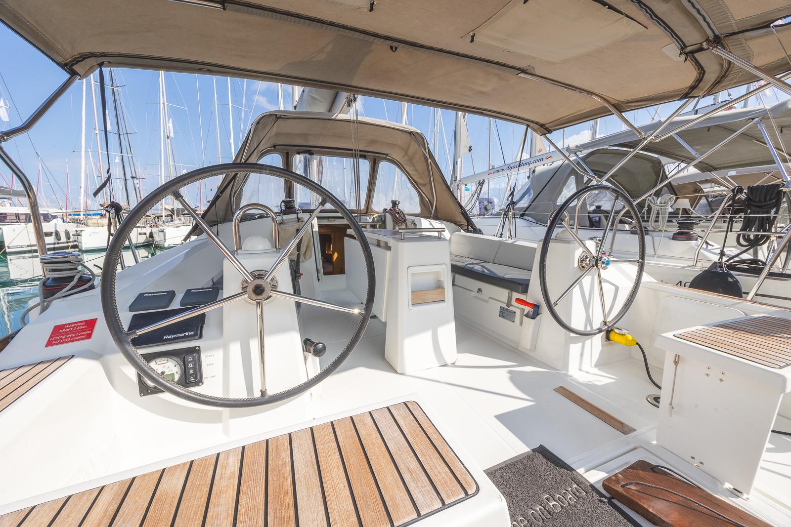 Oceanis 38.1, picture 4