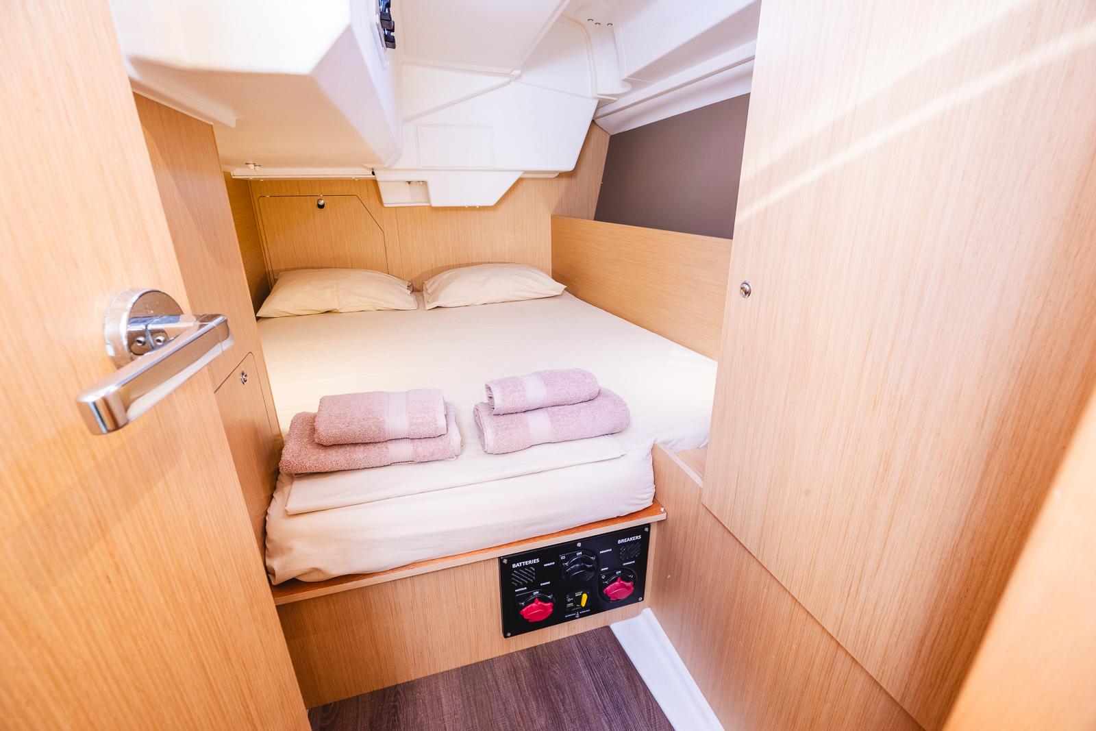 Oceanis 38.1, picture 16