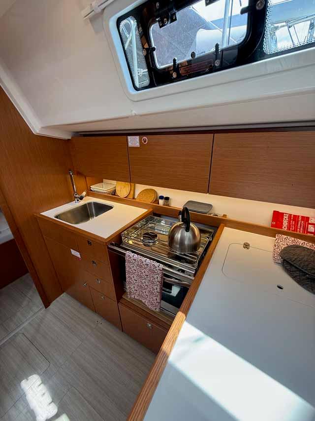 Bavaria C38, picture 13