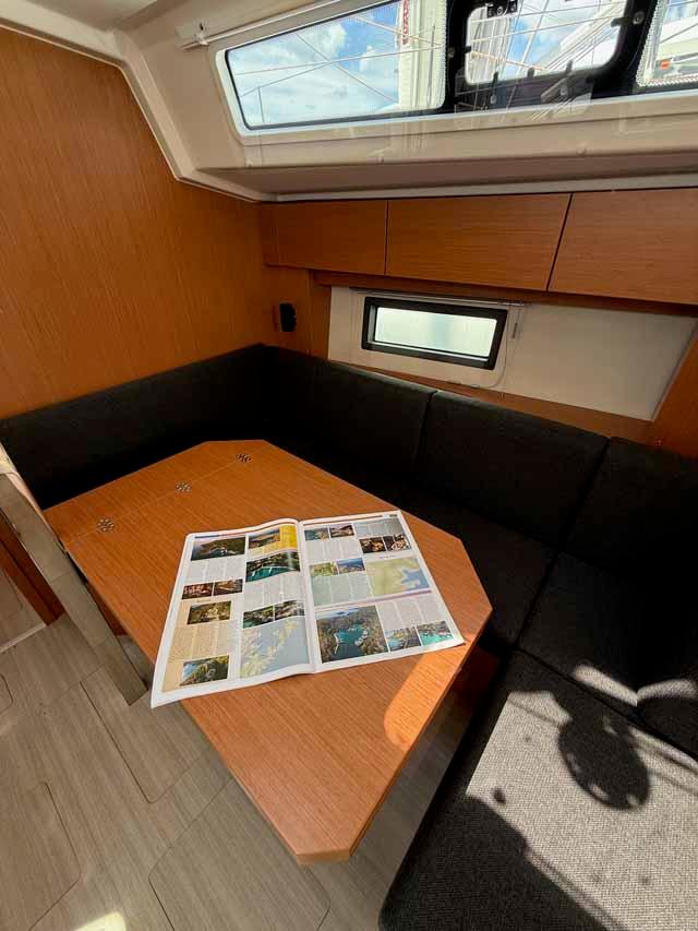 Bavaria C38, picture 11