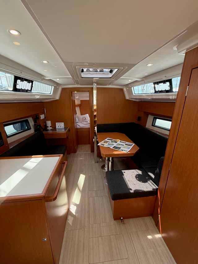 Bavaria C38, picture 10