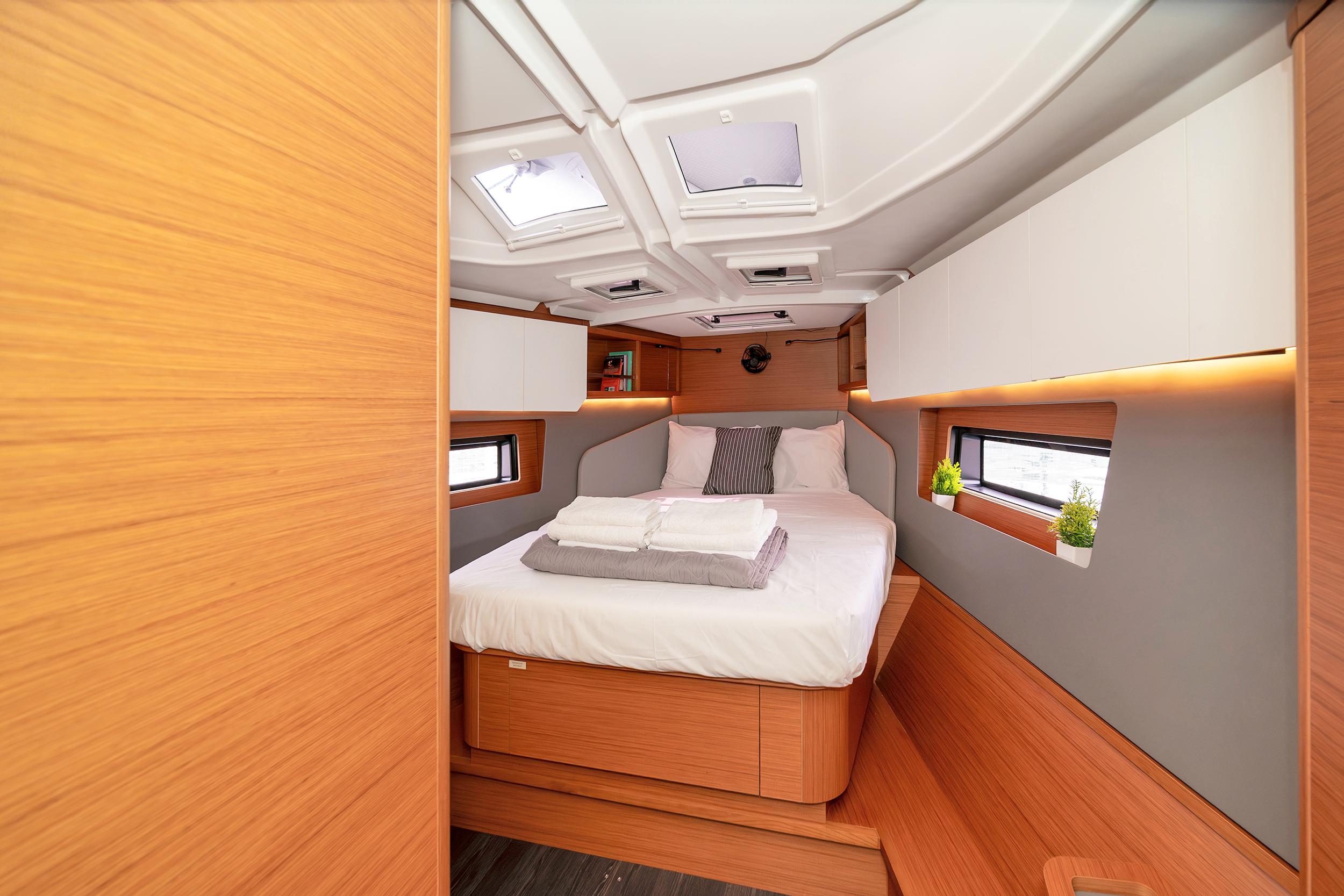 Dufour 41 - 3 cab., picture 10