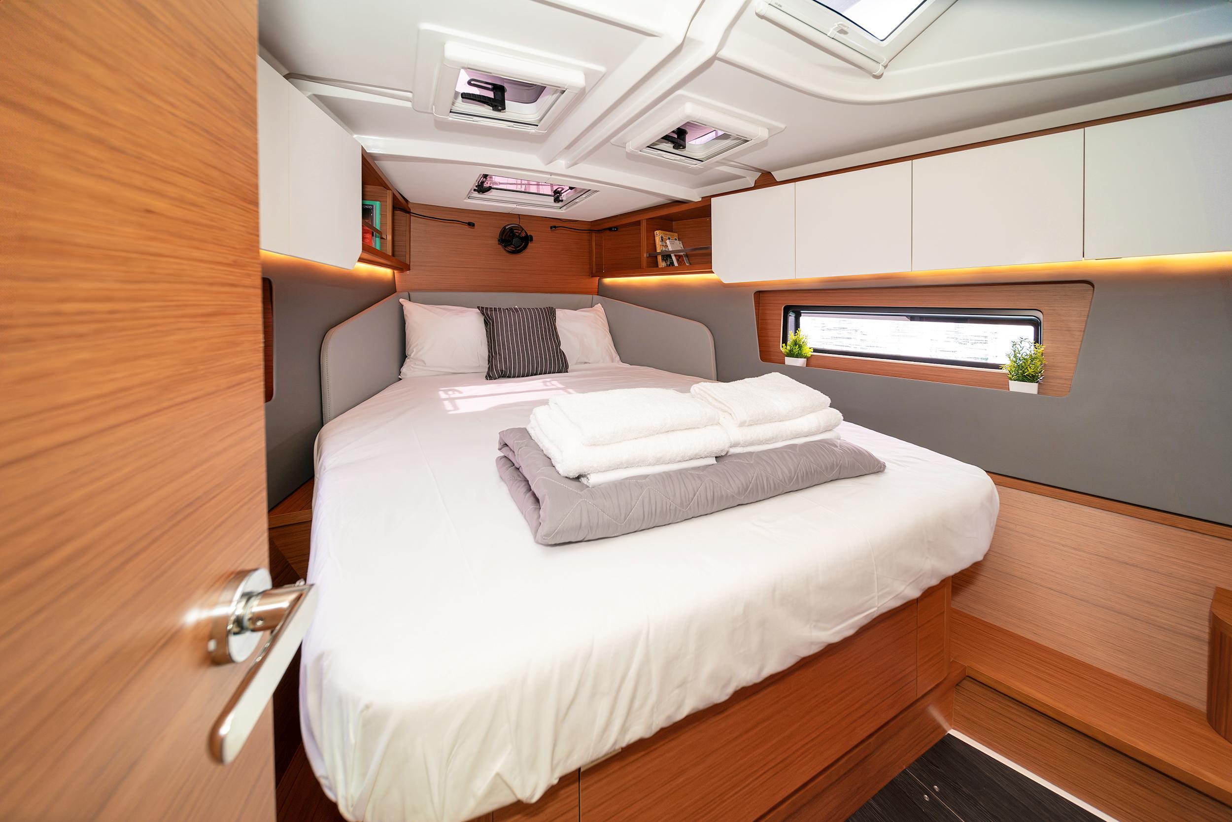 Dufour 41 - 3 cab., picture 8