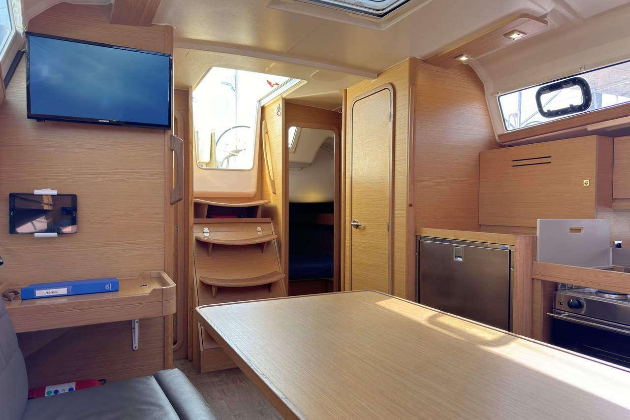 Dufour 382 GL, picture 12
