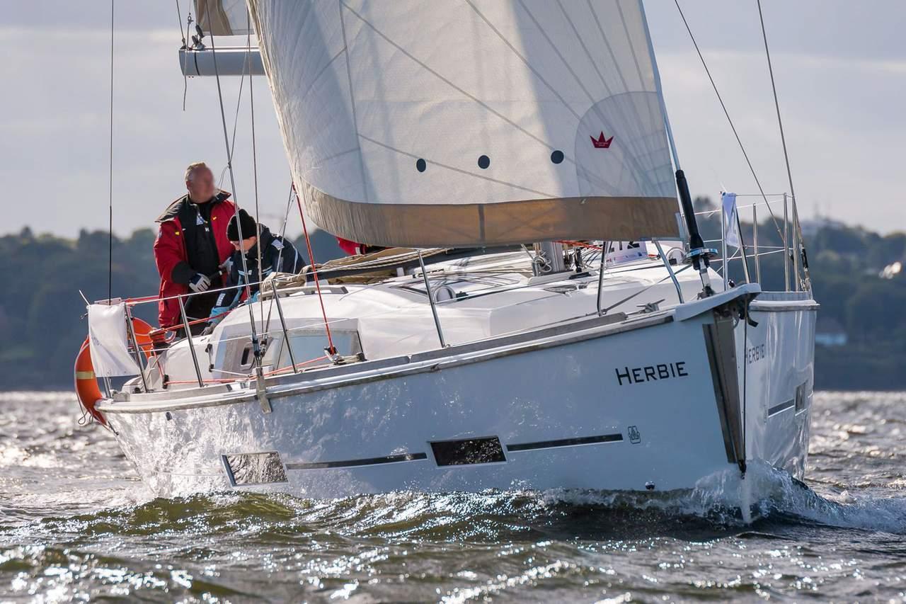 Dufour 382 GL, picture 7