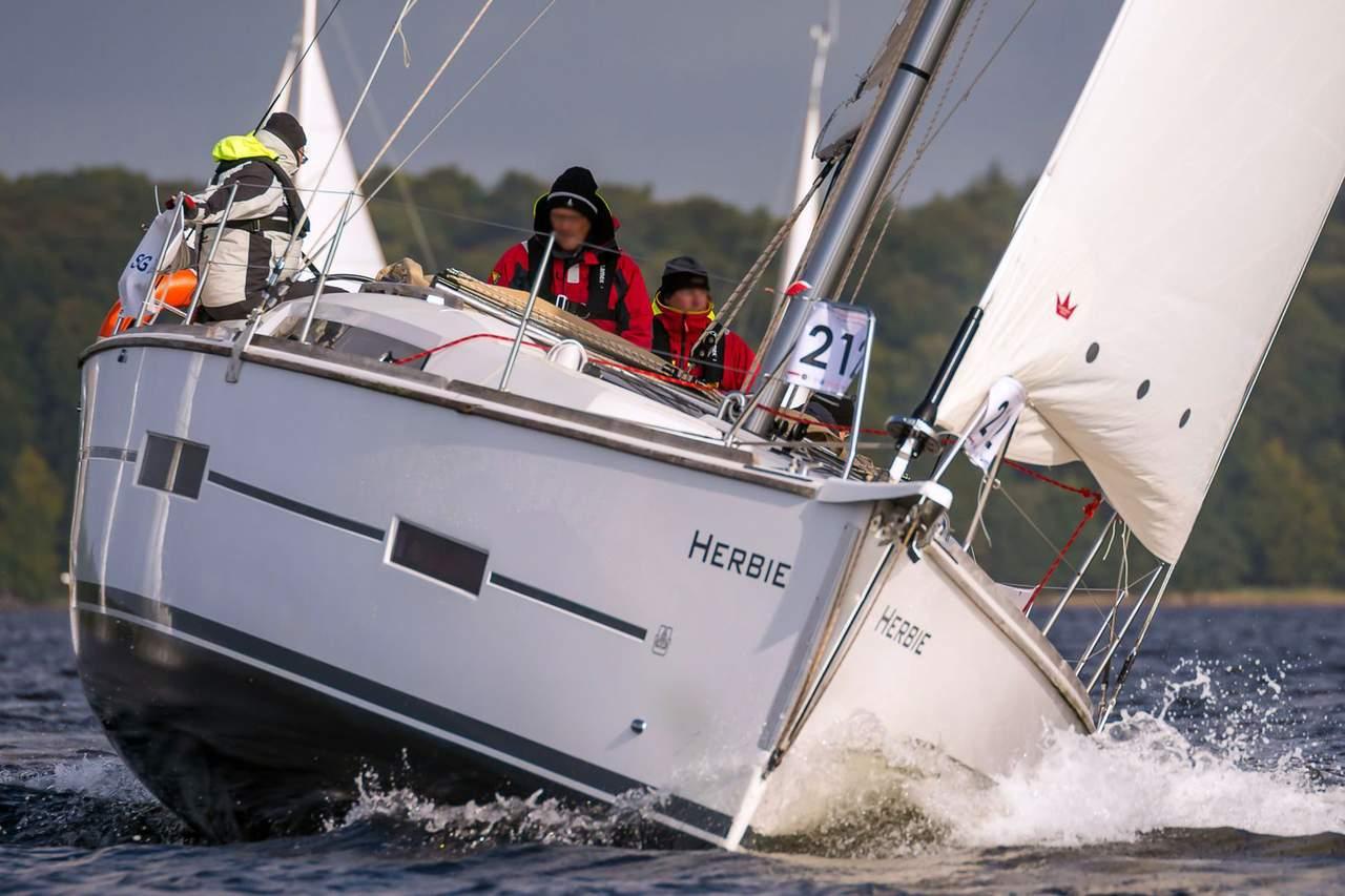 Dufour 382 GL, picture 5