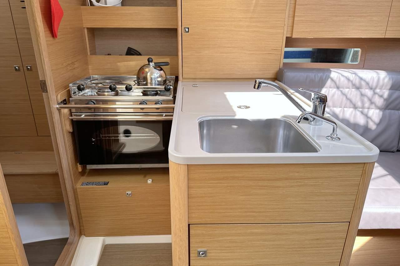 Dufour 310 GL, picture 18