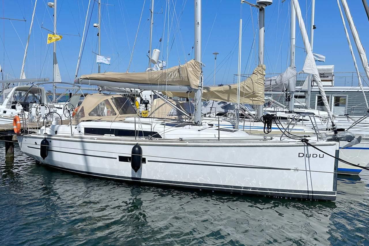 Dufour 310 GL, picture 1