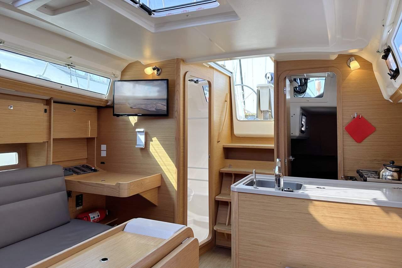 Dufour 310 GL, picture 16