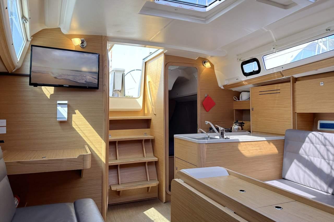 Dufour 310 GL, picture 15