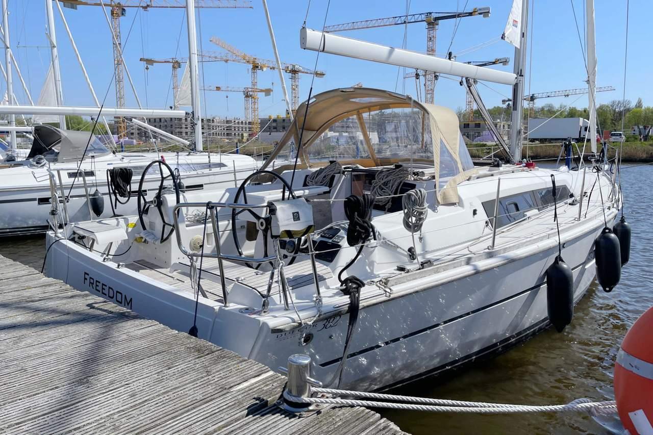 Dufour 382 GL, picture 7