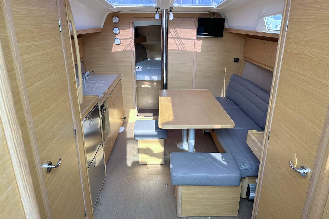 Dufour 382 GL - 2 cab., picture 10