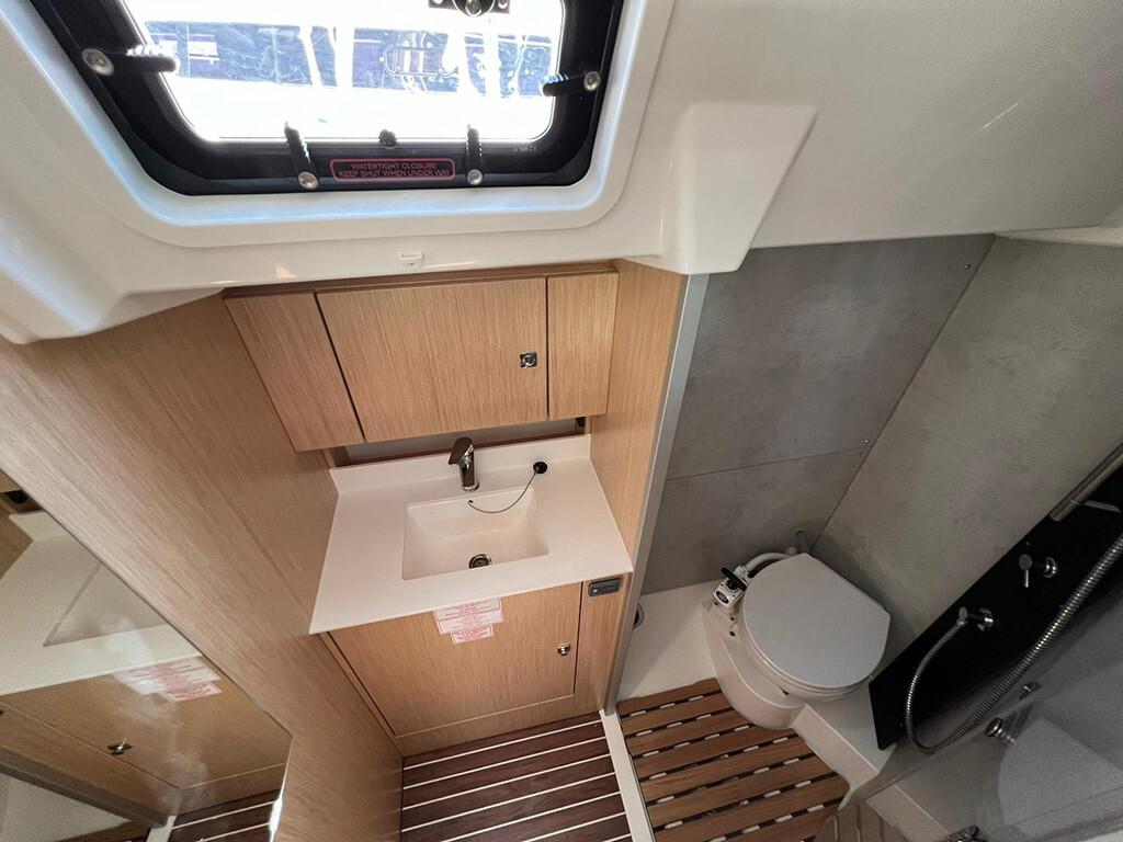 Bavaria C38, picture 11