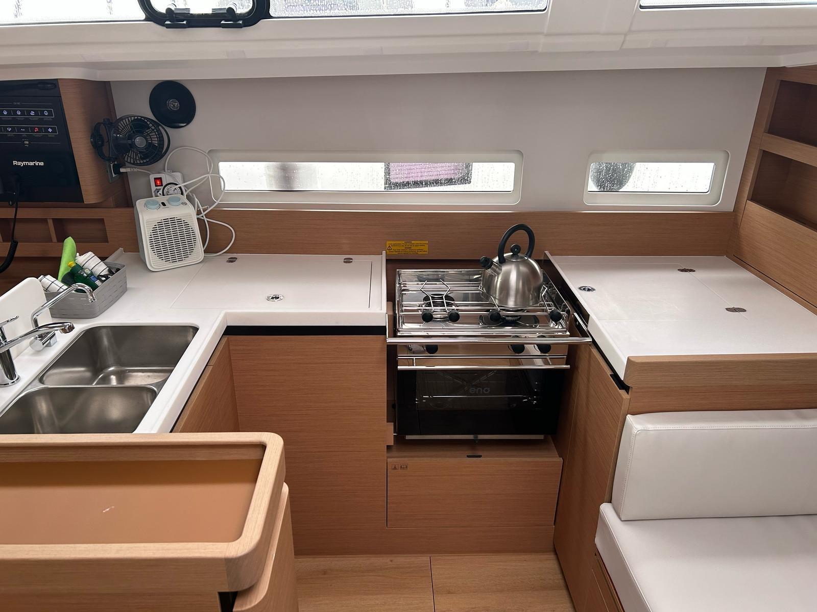 Sun Odyssey 410 - 3 cab., picture 8