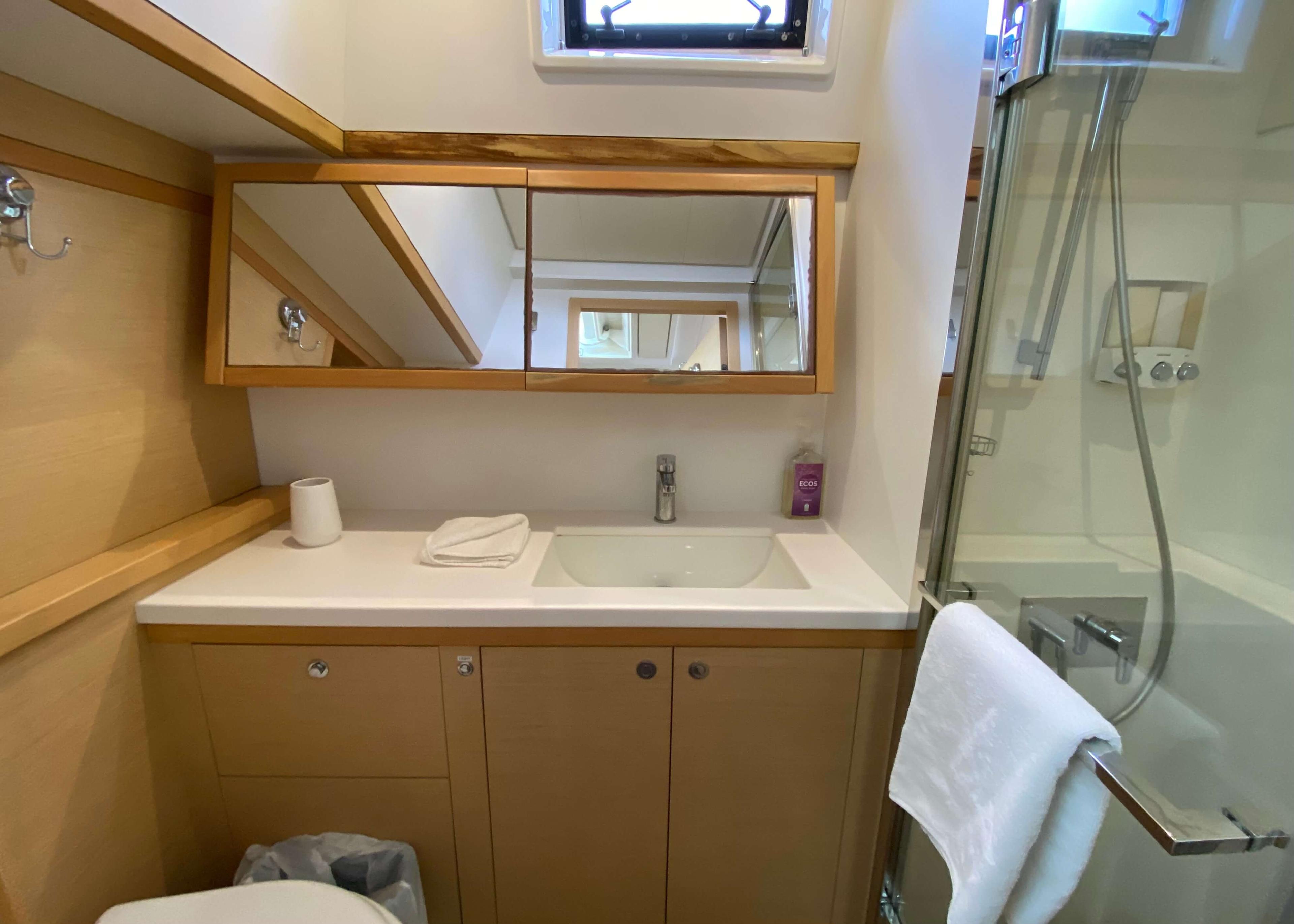 Lagoon 52 - 5 + 1 cab., picture 15