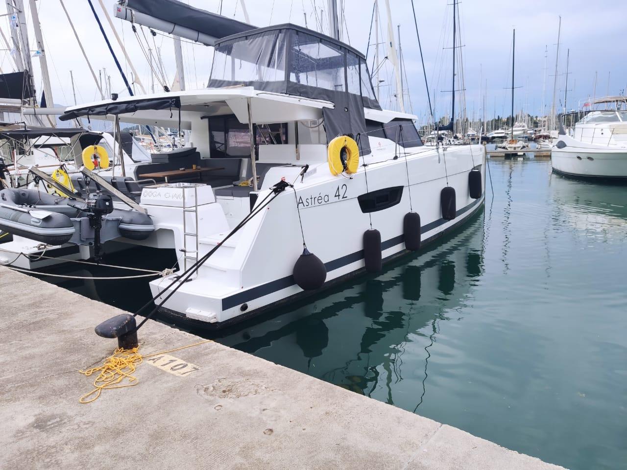 Fountaine Pajot Astrea 42 - 4 + 2 cab. - Ooga Chaka, picture 1