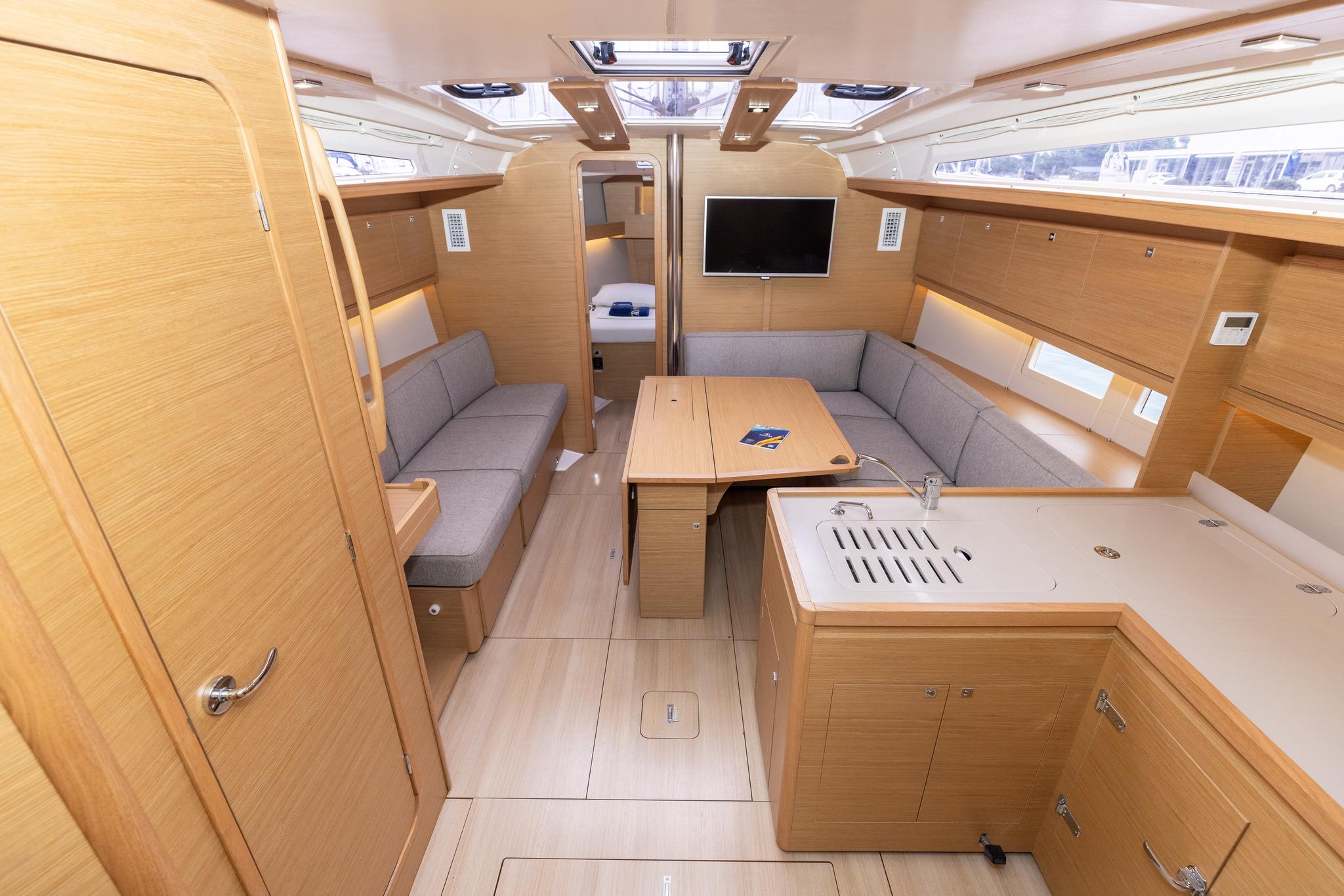 Dufour 390, picture 13