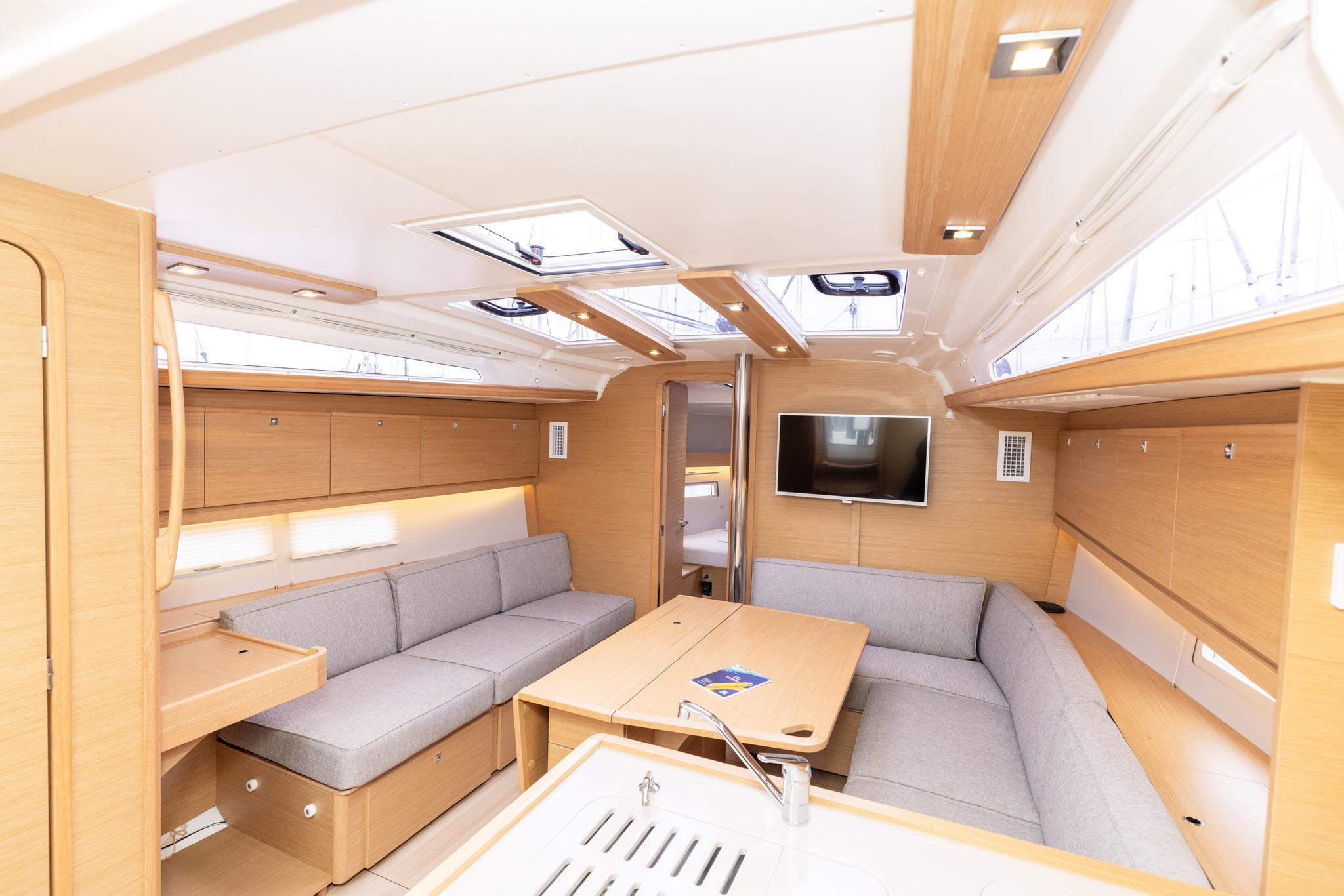 Dufour 390, picture 14