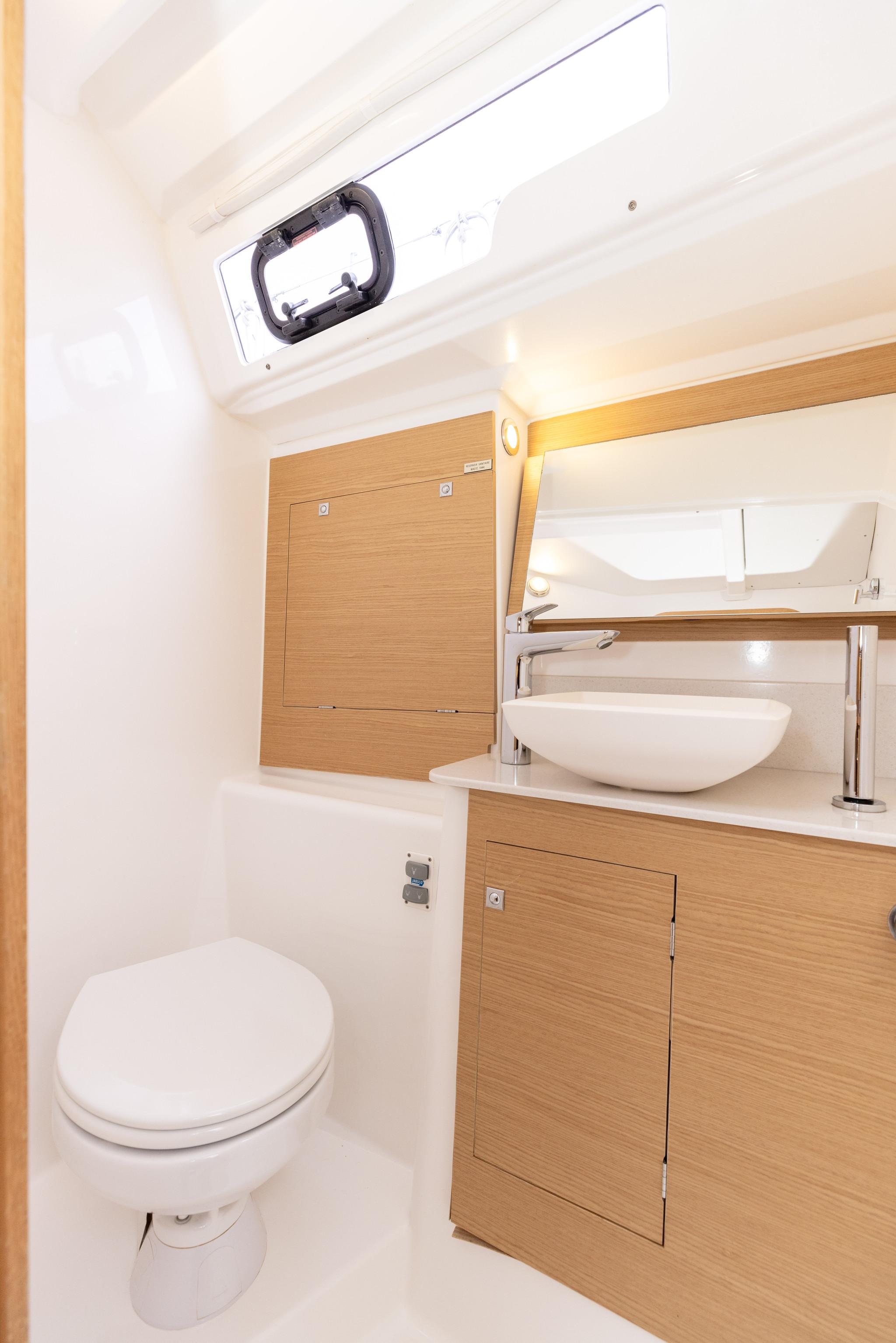 Dufour 390, picture 34