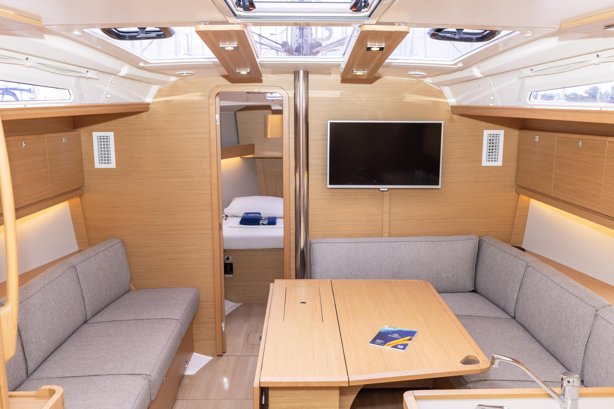 Dufour 390, picture 15