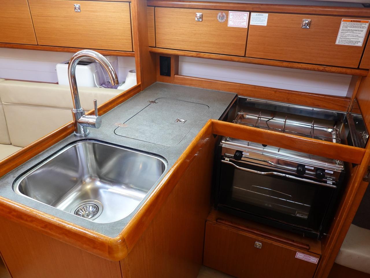 Bavaria 34, picture 14