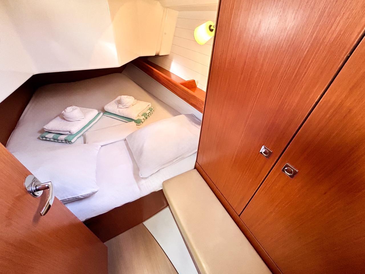 Bavaria 34, picture 16