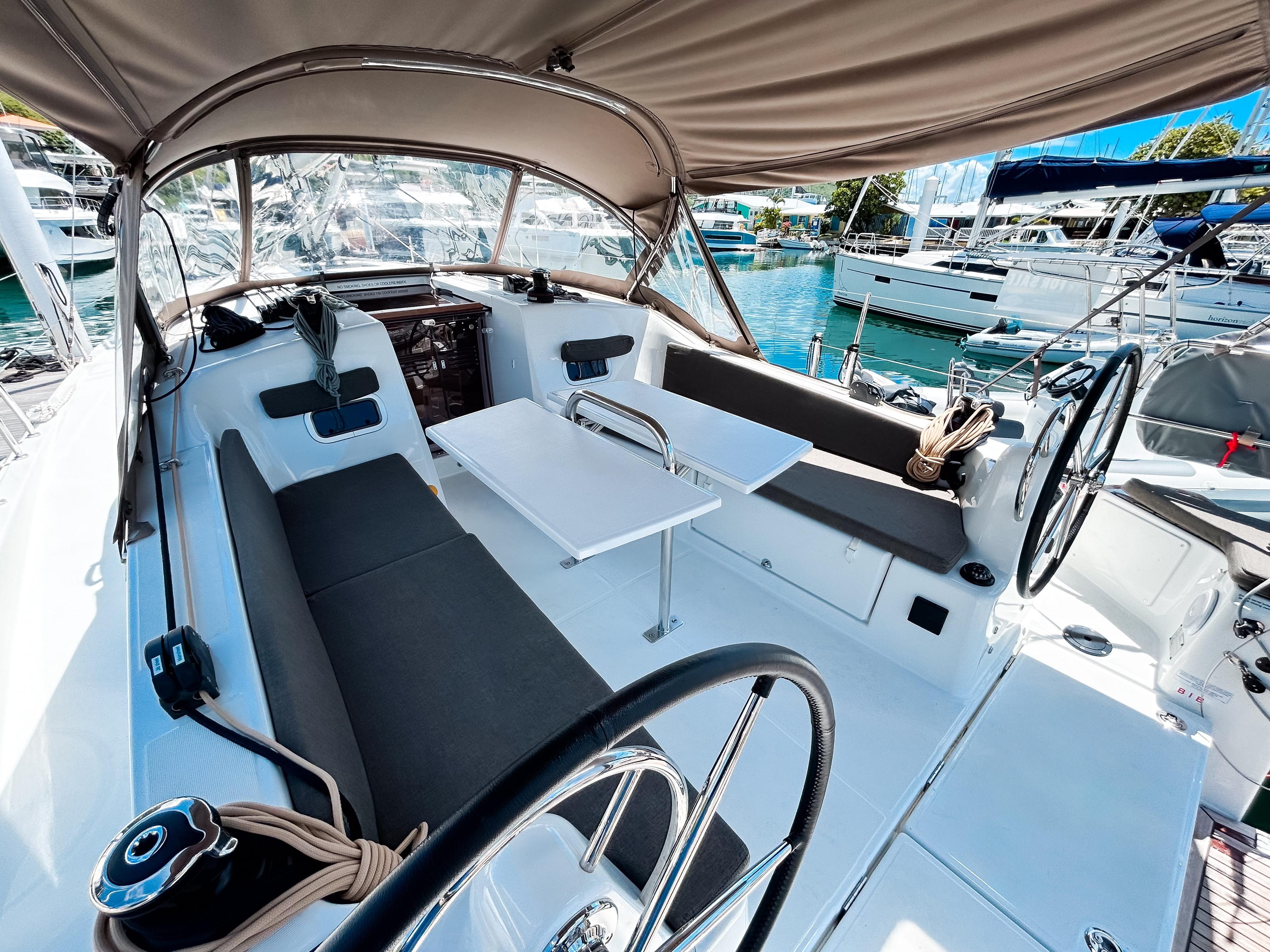 Sun Odyssey 380 - 2 cab., picture 12