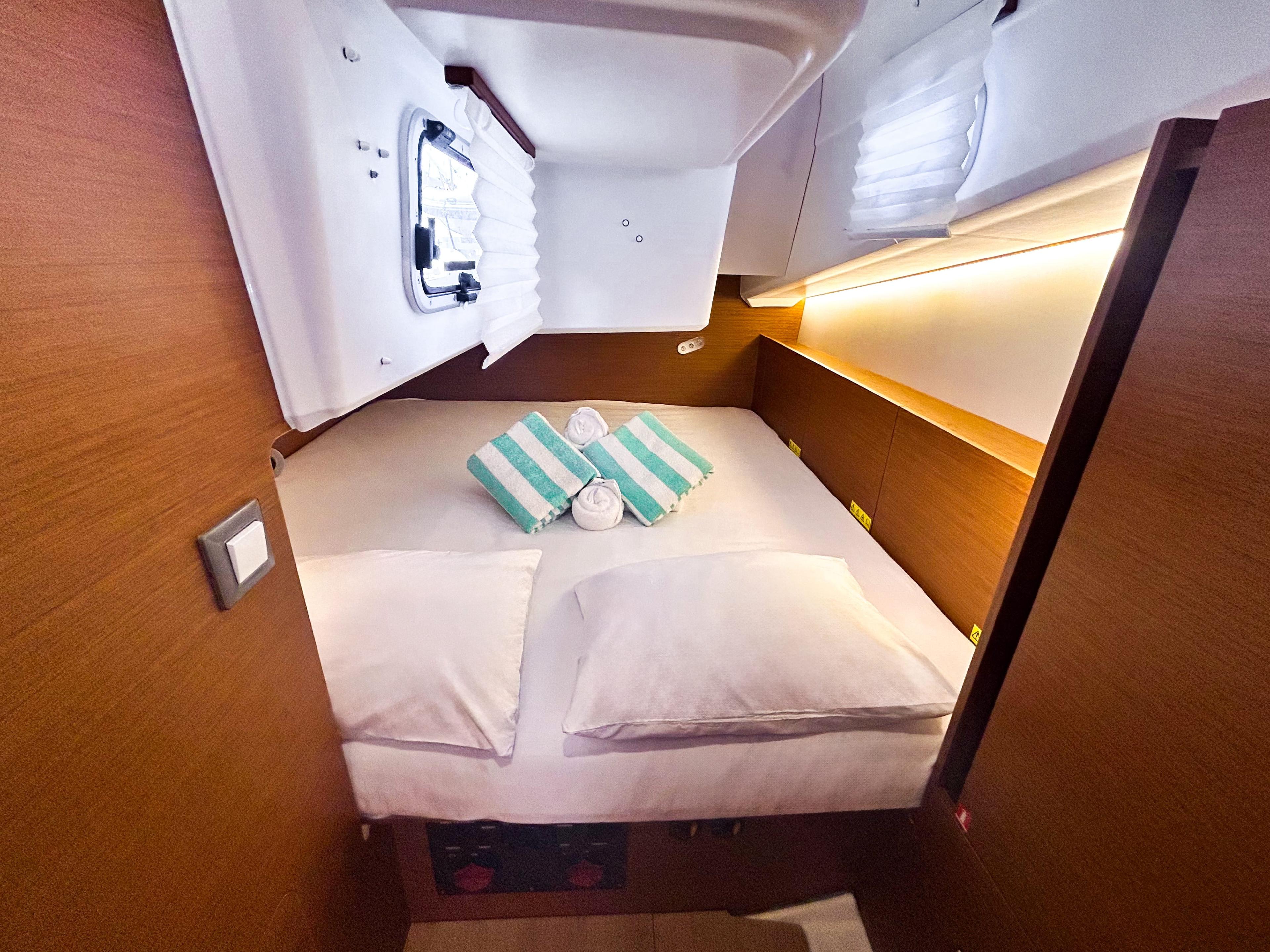 Sun Odyssey 380 - 2 cab., picture 21